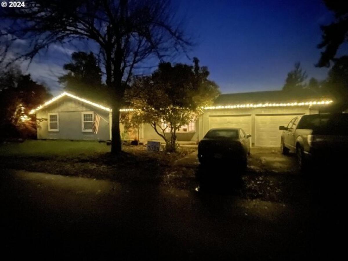 Picture of Home For Sale in Salem, Oregon, United States