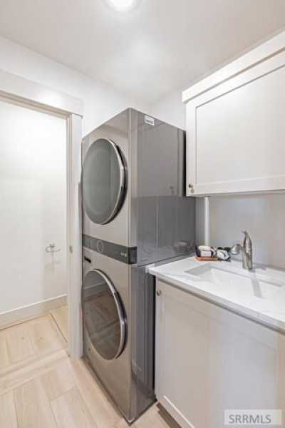 Home For Sale in Idaho Falls, Idaho