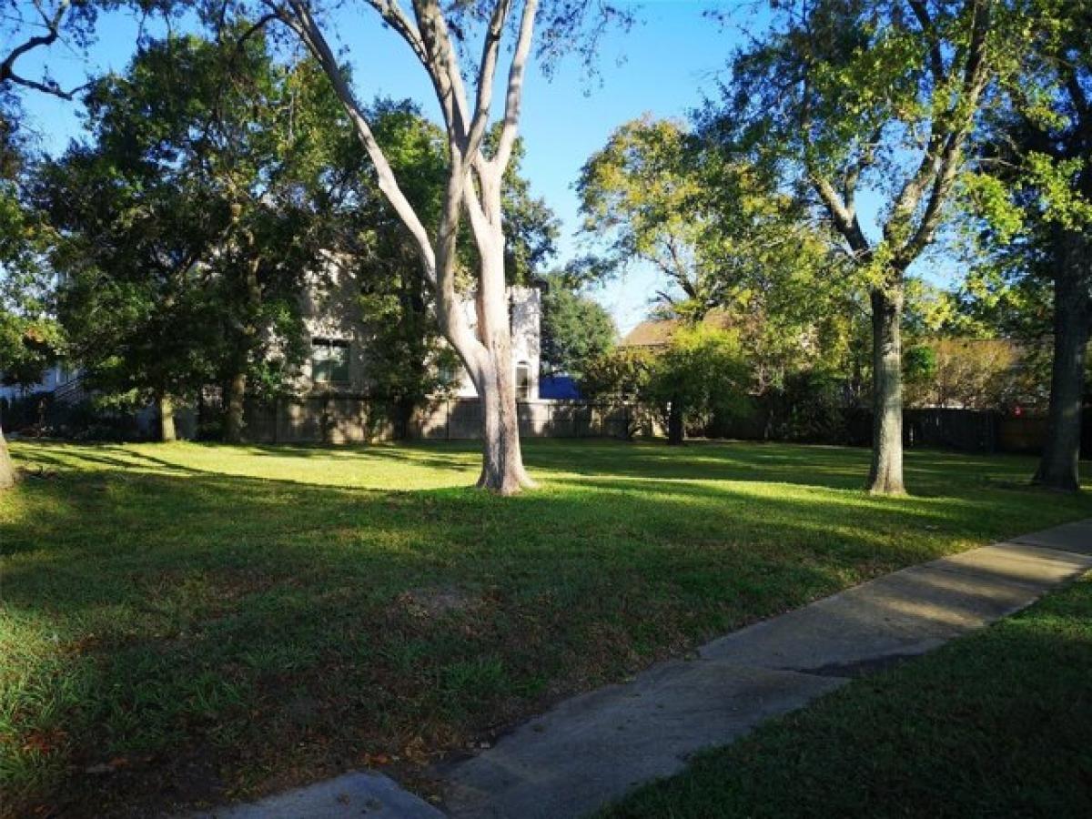 Picture of Residential Land For Sale in Houston, Texas, United States