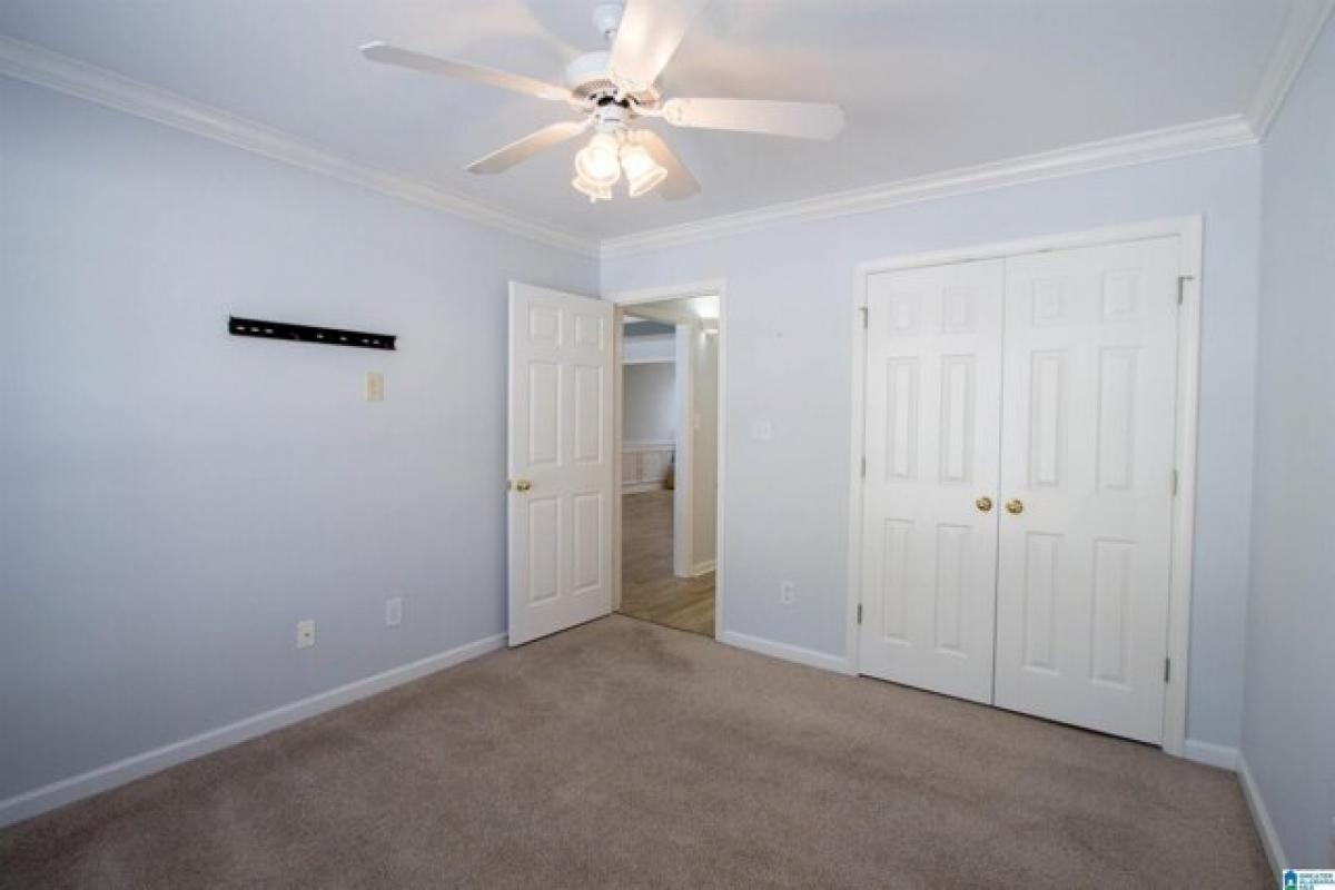 Picture of Home For Sale in Pelham, Alabama, United States