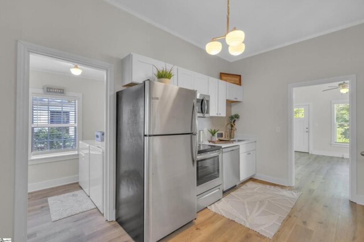 Picture of Home For Sale in Greenville, South Carolina, United States