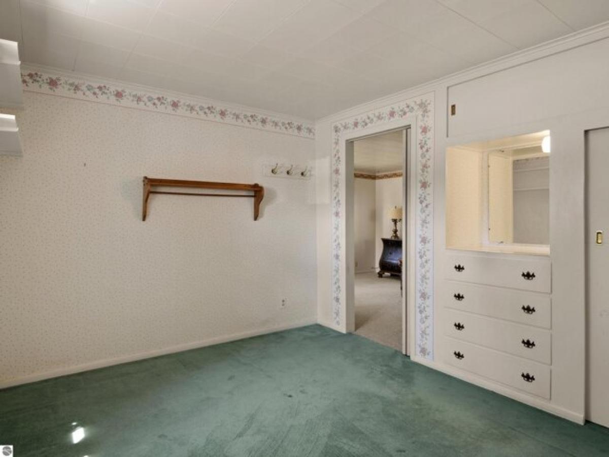 Picture of Home For Sale in Traverse City, Michigan, United States