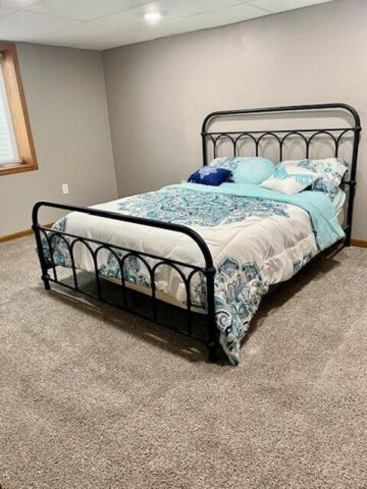 Picture of Home For Sale in Aberdeen, South Dakota, United States