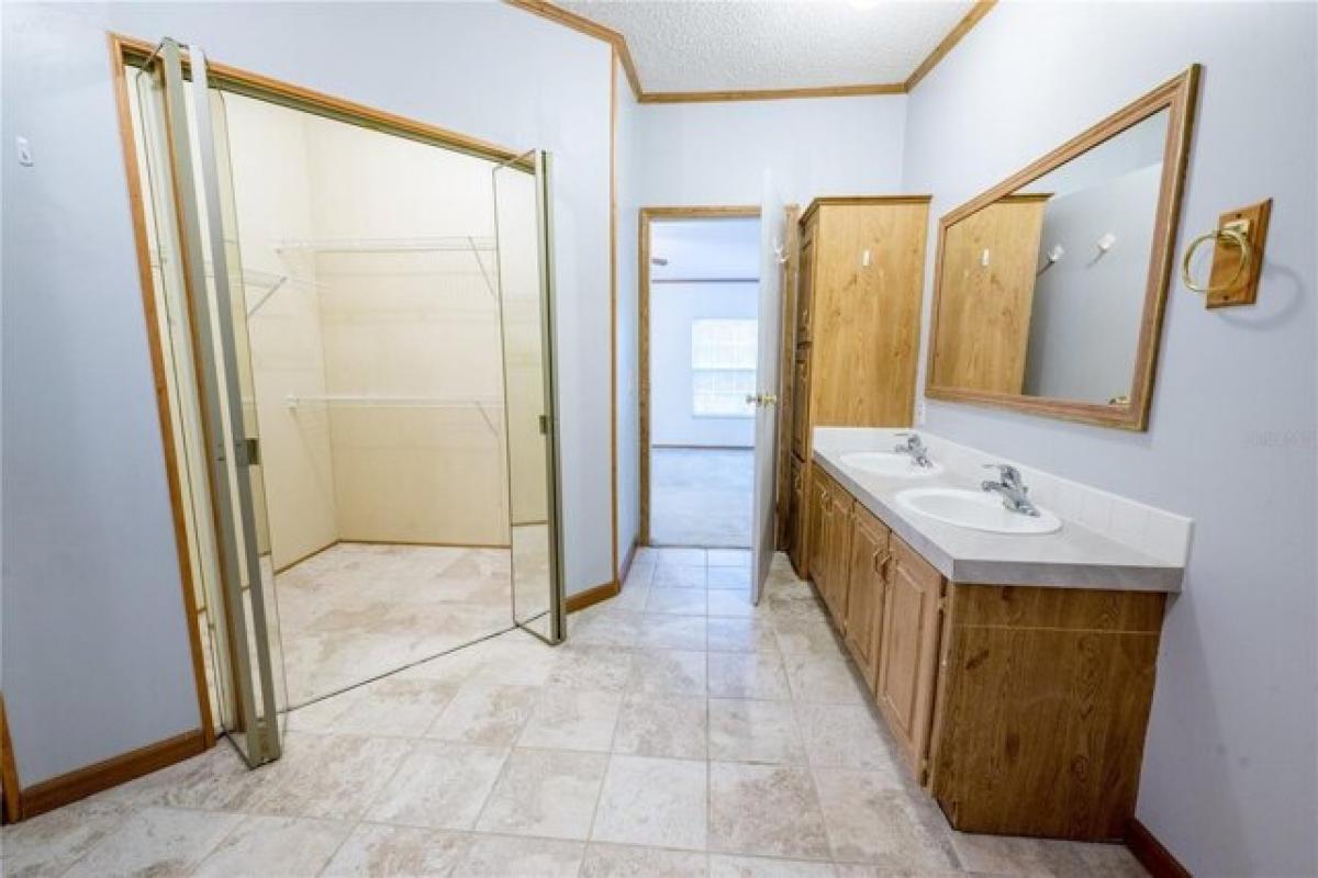 Picture of Home For Sale in Lake City, Florida, United States