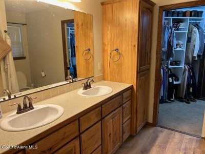 Home For Sale in Spirit Lake, Idaho