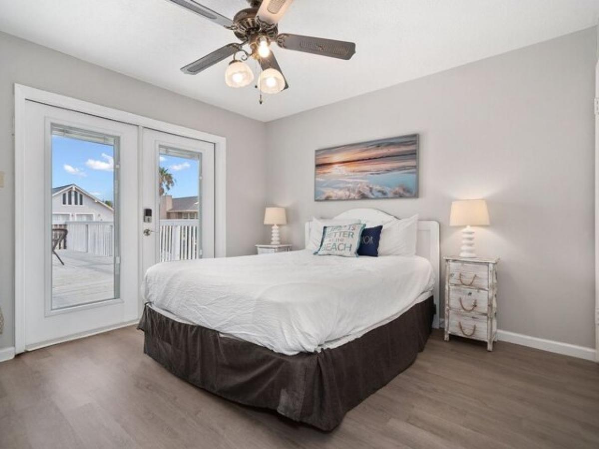 Picture of Home For Sale in Galveston, Texas, United States