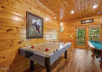 Home For Sale in Pigeon Forge, Tennessee