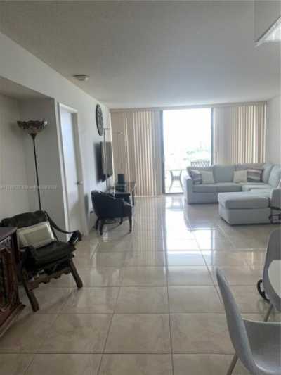 Home For Sale in Aventura, Florida