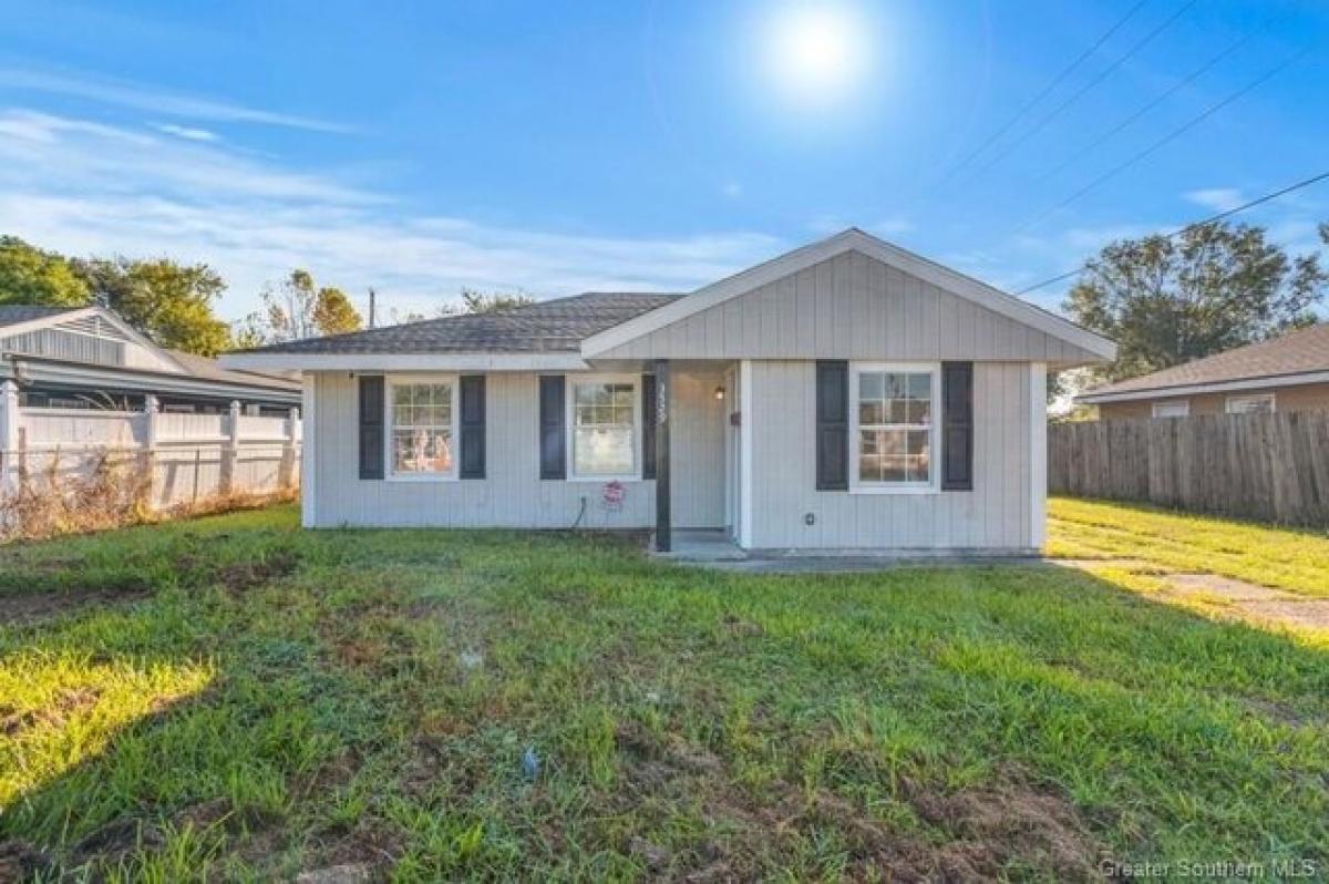 Picture of Home For Sale in Lake Charles, Louisiana, United States