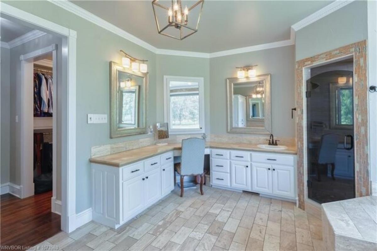 Picture of Home For Sale in Fort Smith, Arkansas, United States