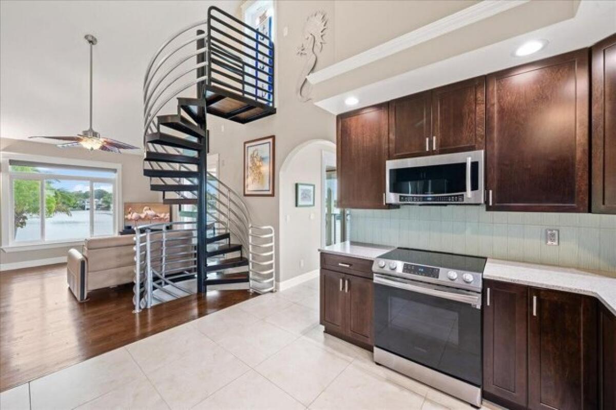 Picture of Home For Sale in Melbourne, Florida, United States