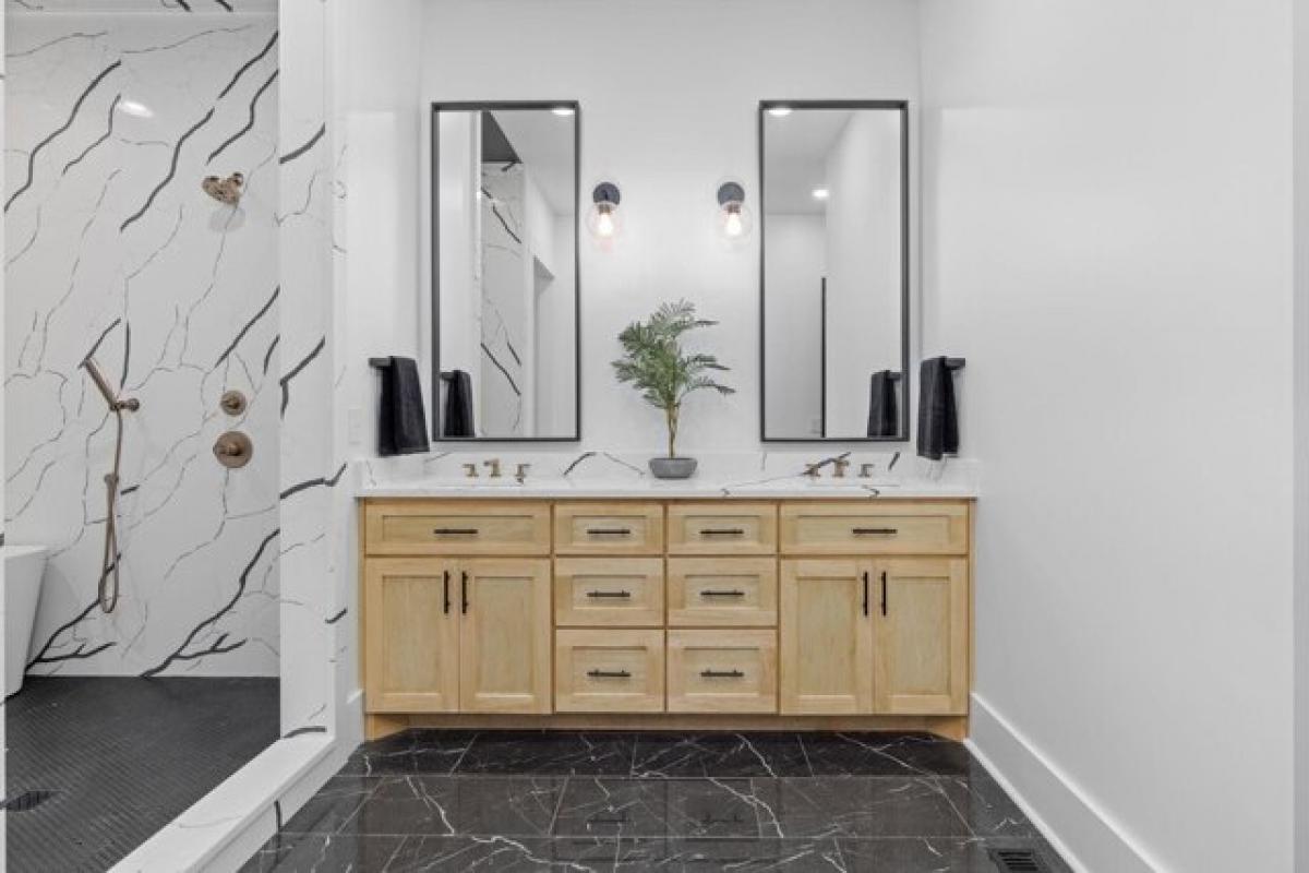 Picture of Home For Sale in Florence, Alabama, United States