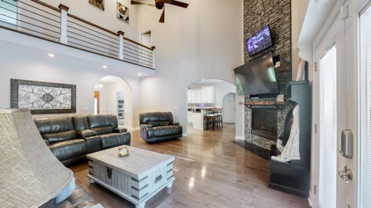 Picture of Home For Sale in Mount Juliet, Tennessee, United States