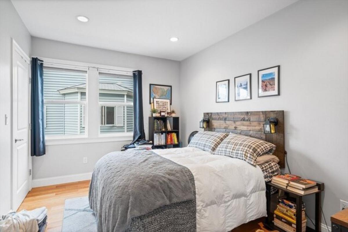 Picture of Home For Sale in Medford, Massachusetts, United States