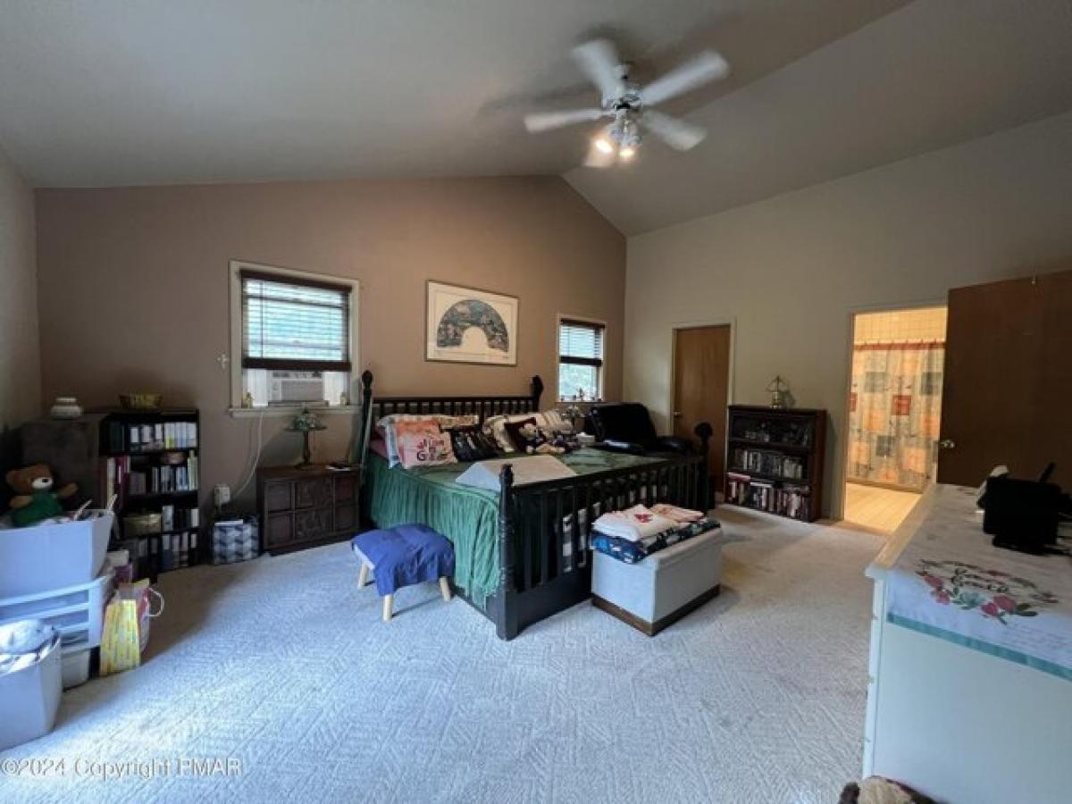 Picture of Home For Sale in Tobyhanna, Pennsylvania, United States