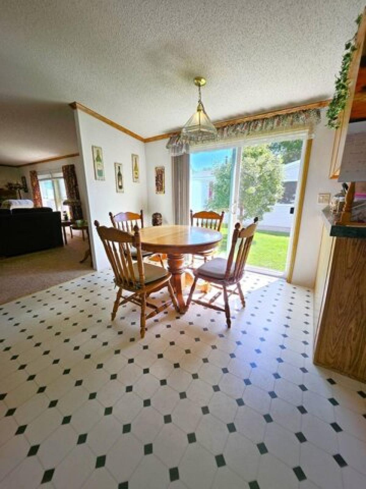 Picture of Home For Sale in Kalamazoo, Michigan, United States