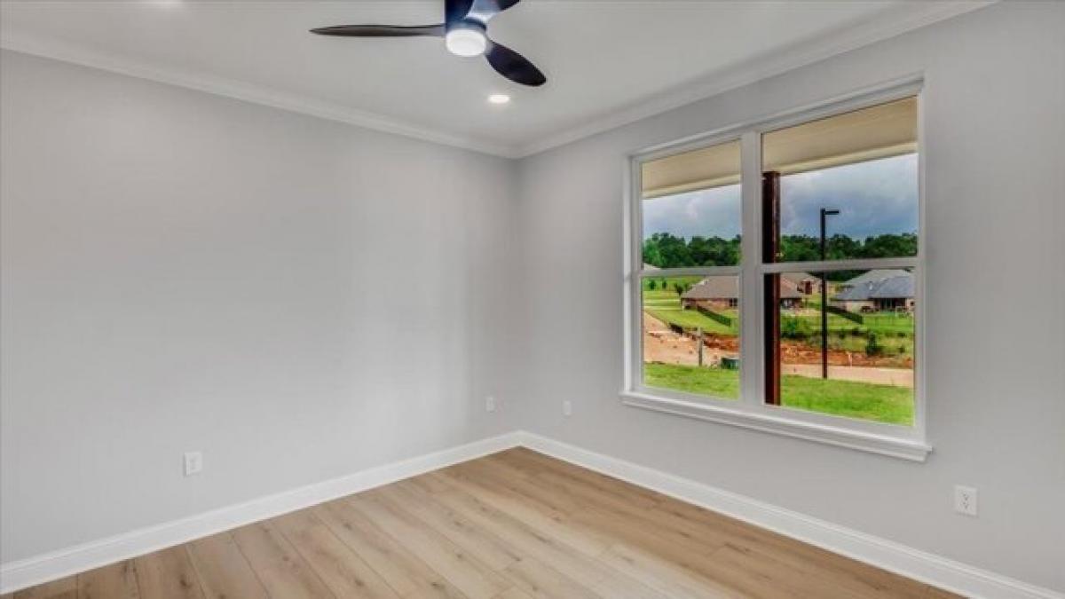 Picture of Home For Sale in Nacogdoches, Texas, United States