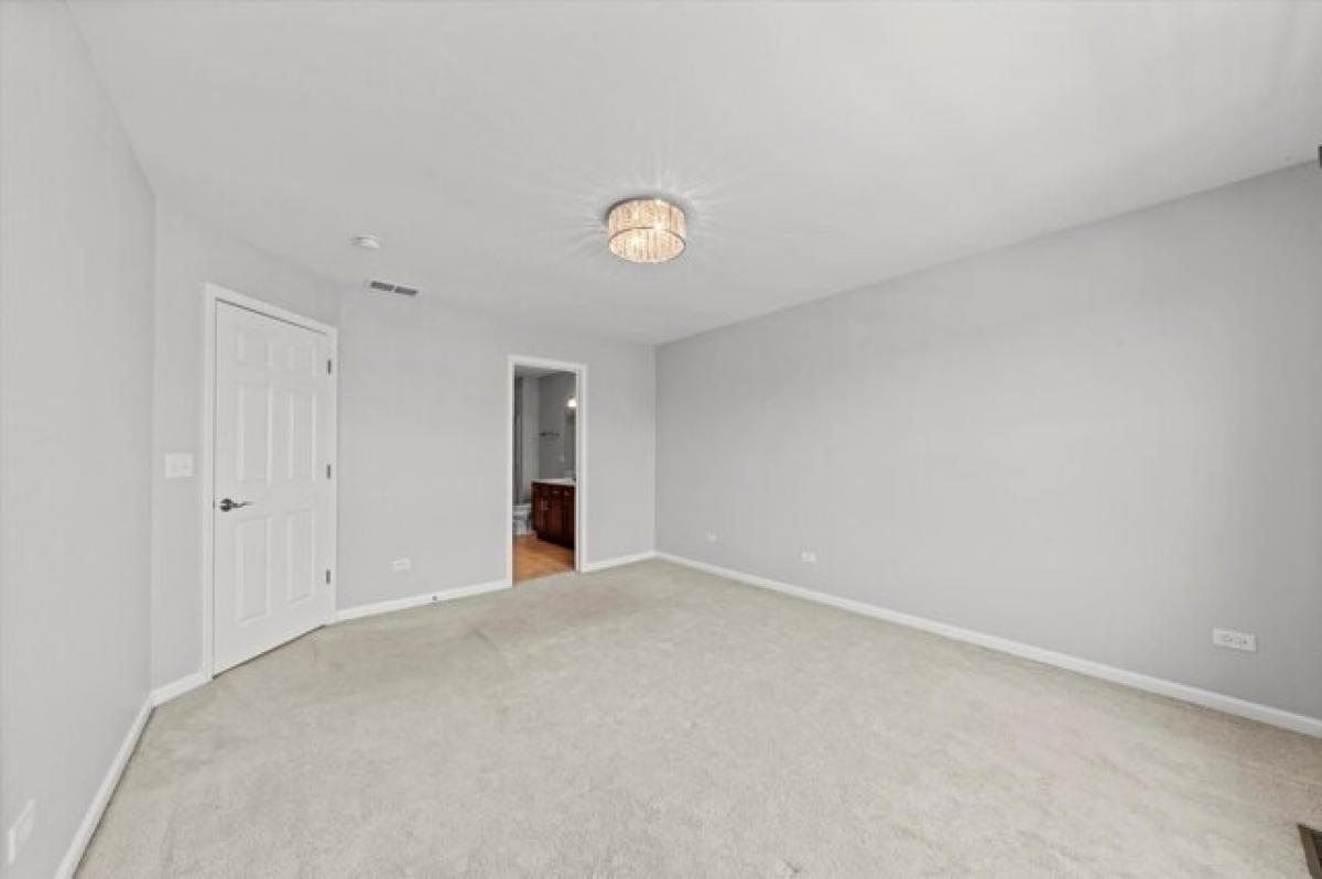 Picture of Home For Sale in Orland Park, Illinois, United States