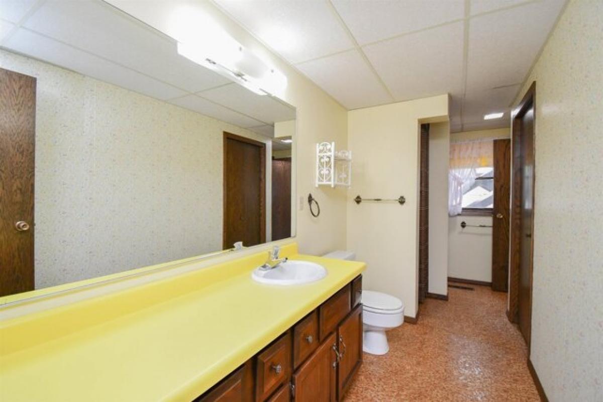 Picture of Home For Sale in Sioux Falls, South Dakota, United States