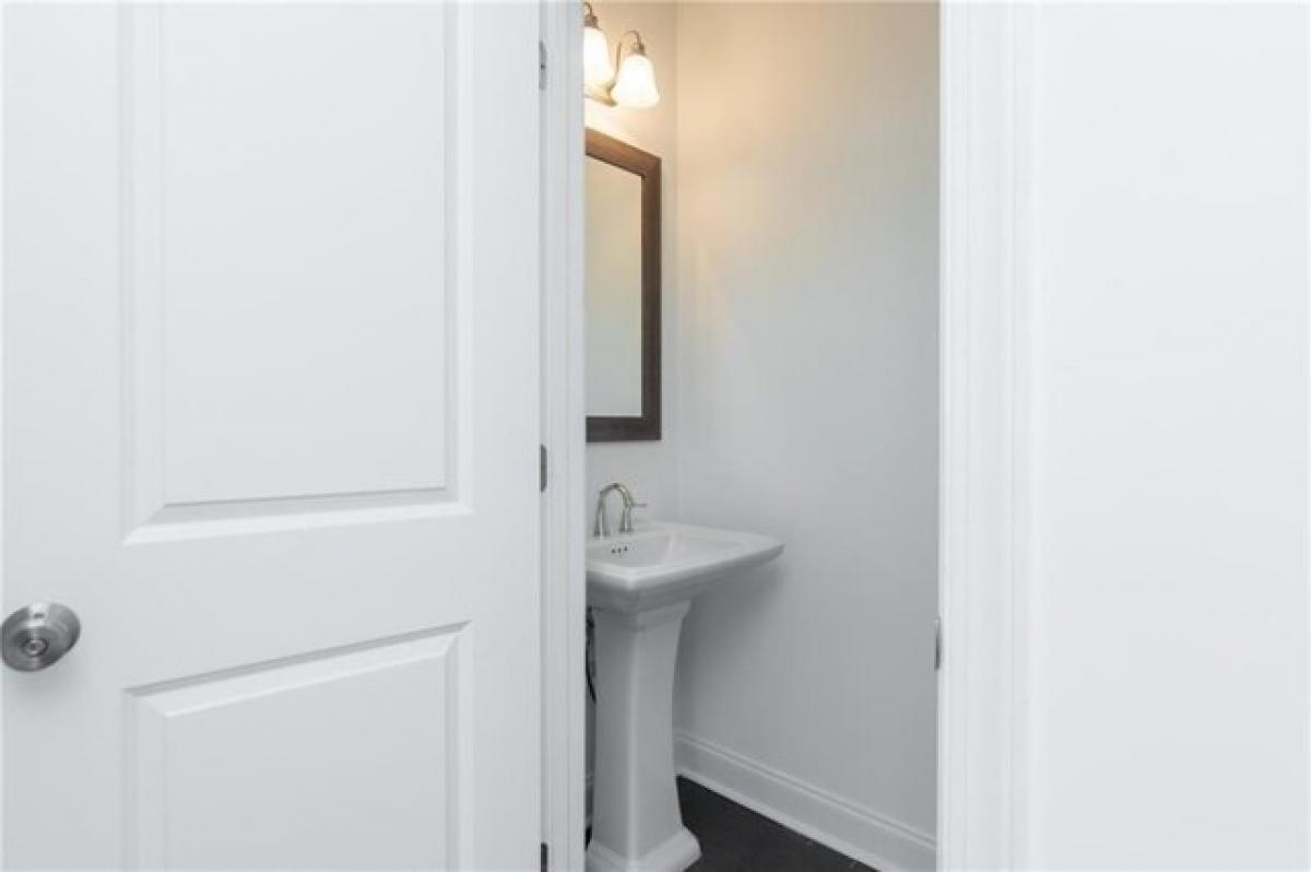 Picture of Home For Sale in Alpharetta, Georgia, United States