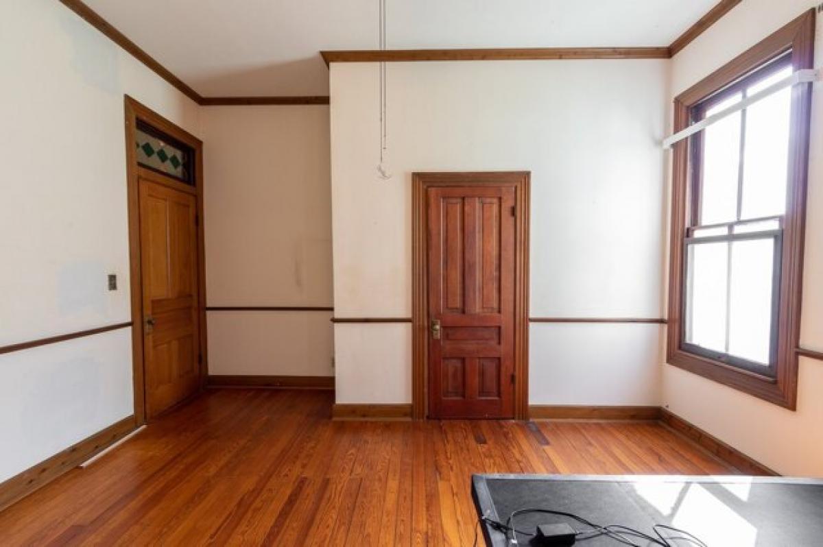 Picture of Home For Sale in Galveston, Texas, United States