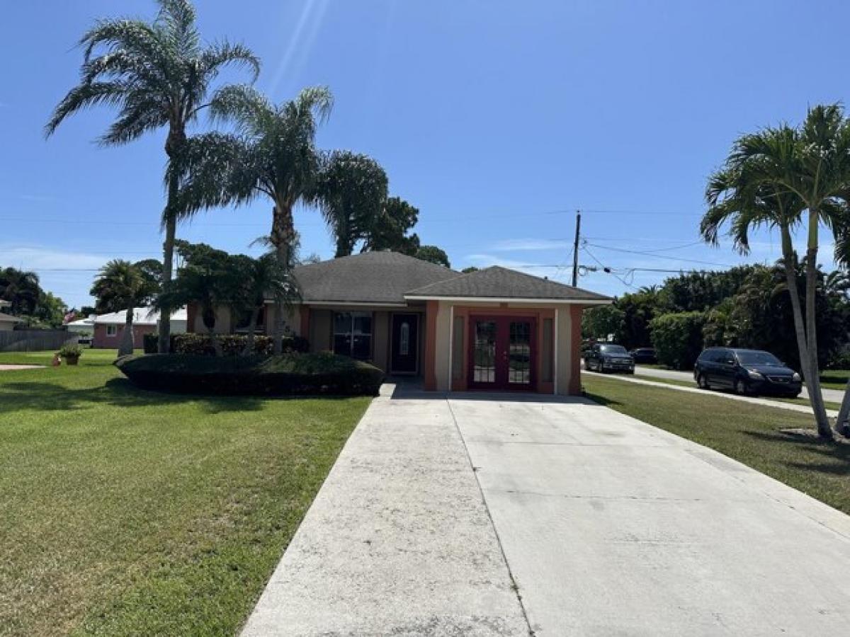 Picture of Home For Sale in Stuart, Florida, United States