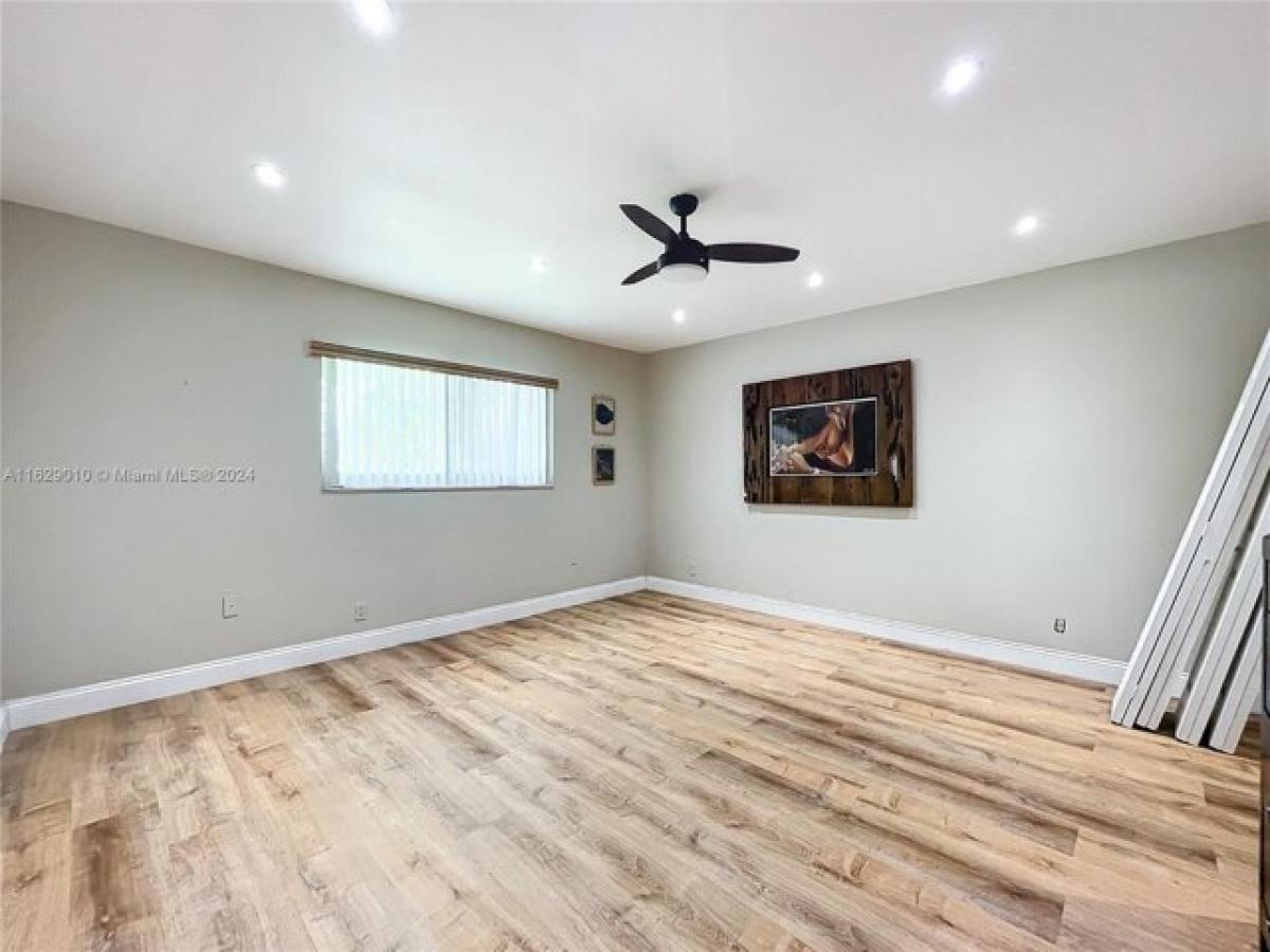 Picture of Home For Sale in Lauderhill, Florida, United States