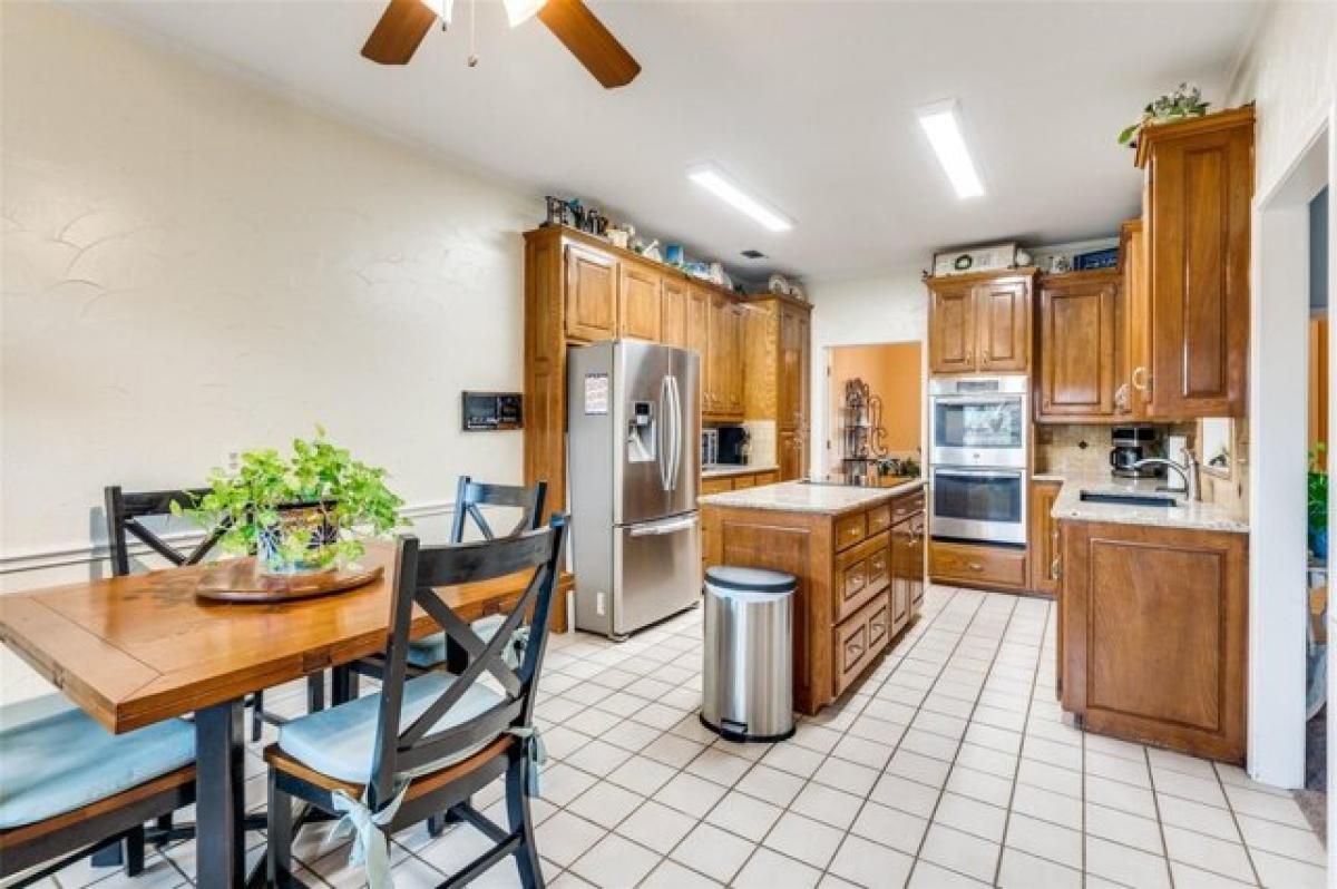 Picture of Home For Sale in Arlington, Texas, United States