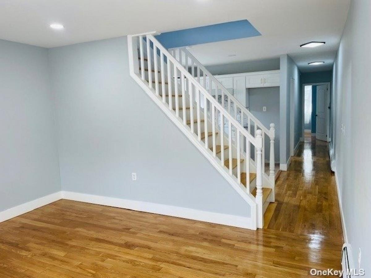 Picture of Home For Sale in Jamaica, New York, United States