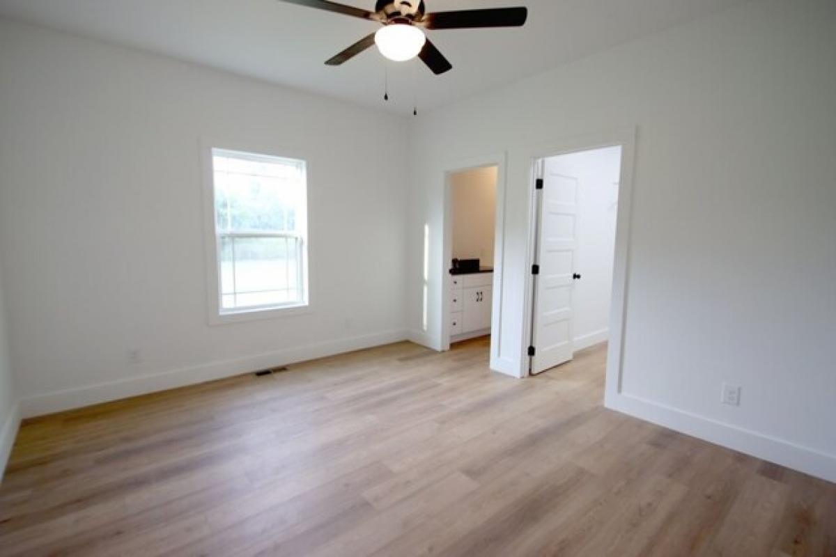 Picture of Home For Sale in Sparta, Tennessee, United States