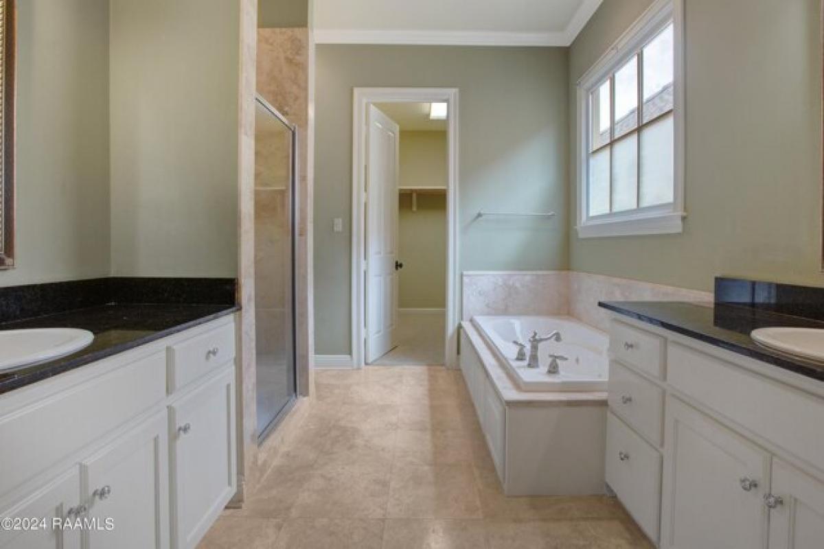 Picture of Home For Sale in Lafayette, Louisiana, United States