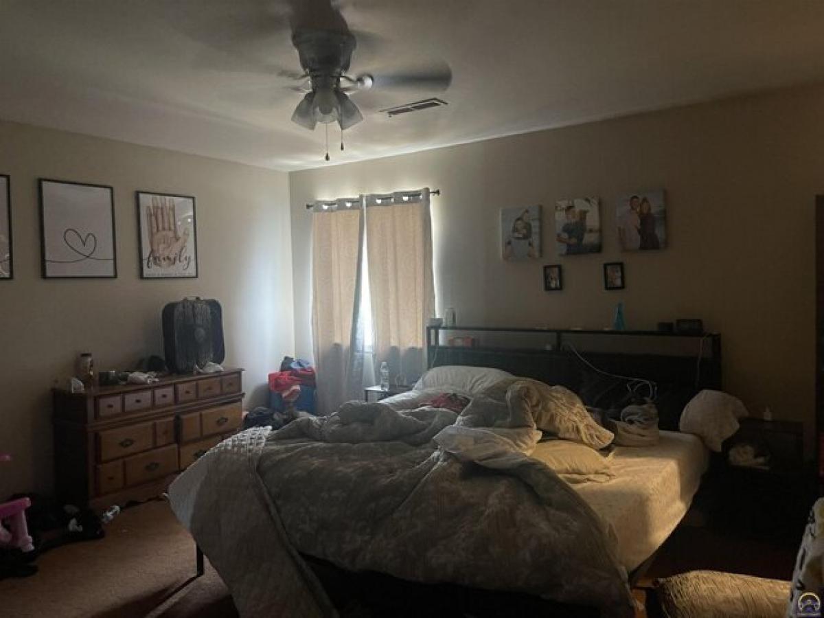 Picture of Home For Sale in Topeka, Kansas, United States