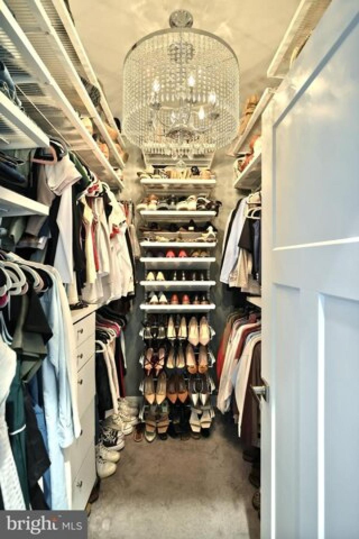 Picture of Home For Sale in York, Pennsylvania, United States