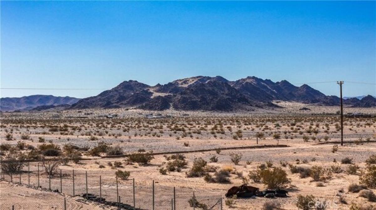 Picture of Home For Sale in Twentynine Palms, California, United States