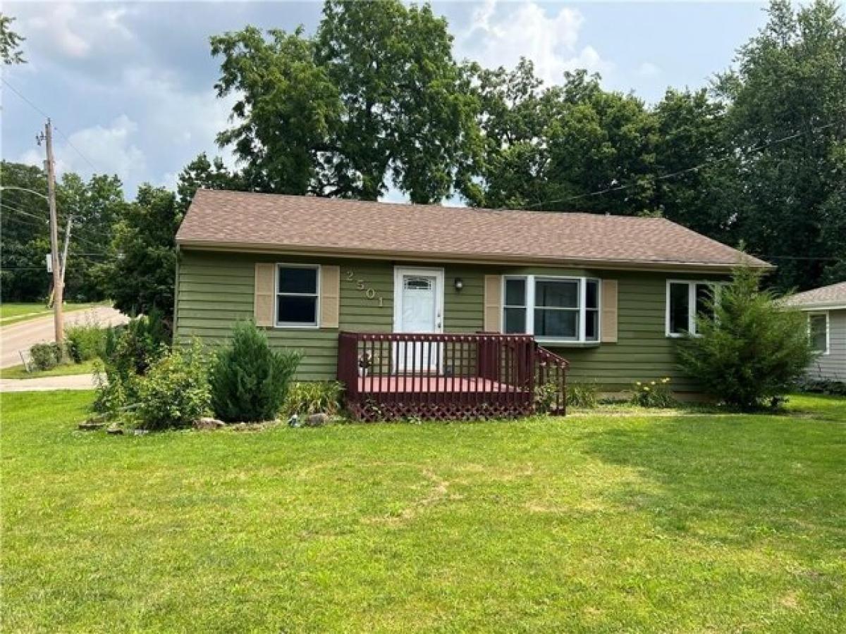 Picture of Home For Sale in Des Moines, Iowa, United States