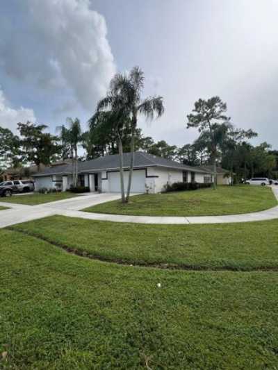 Home For Rent in Wellington, Florida