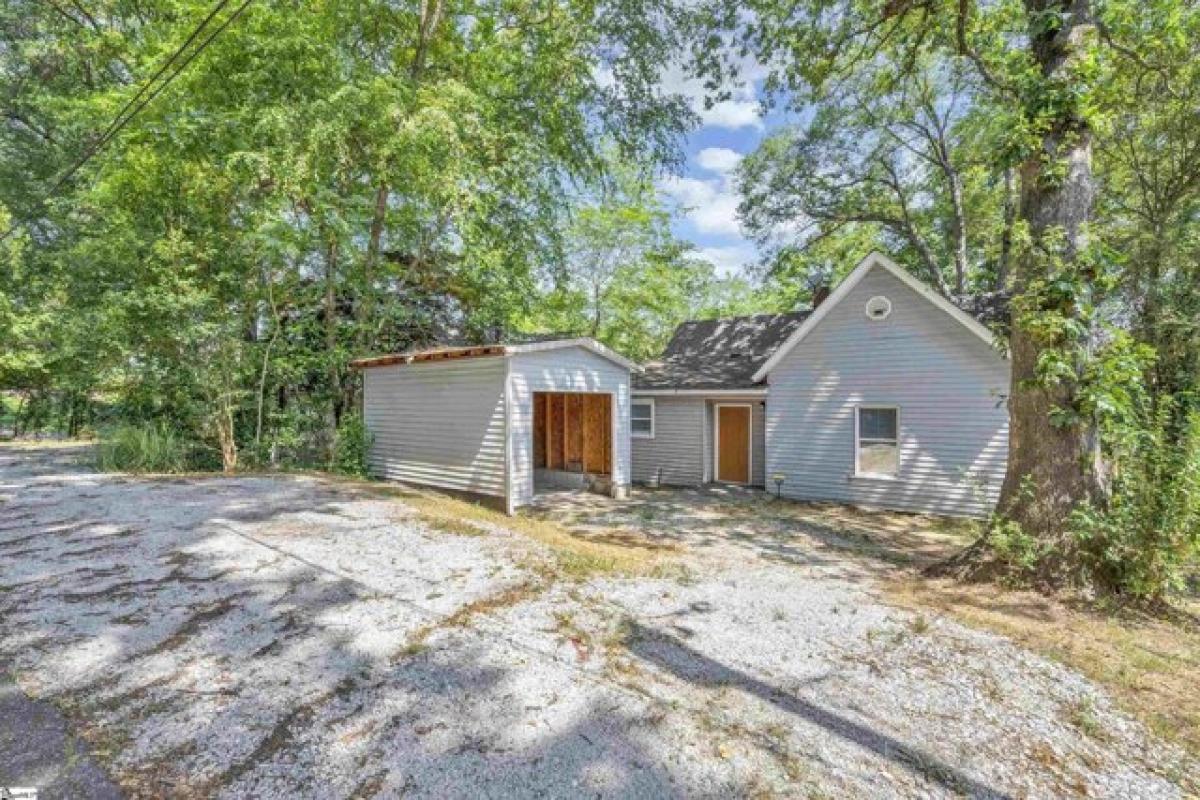 Picture of Home For Sale in Greenville, South Carolina, United States
