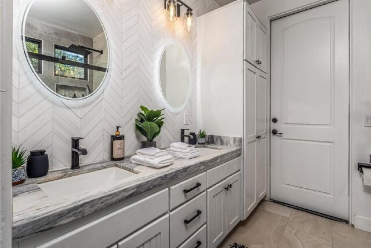 Picture of Home For Sale in Oceanside, California, United States