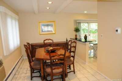 Home For Sale in Plainview, New York