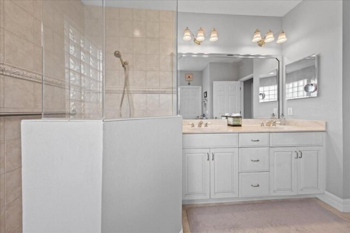 Picture of Home For Sale in Melbourne, Florida, United States