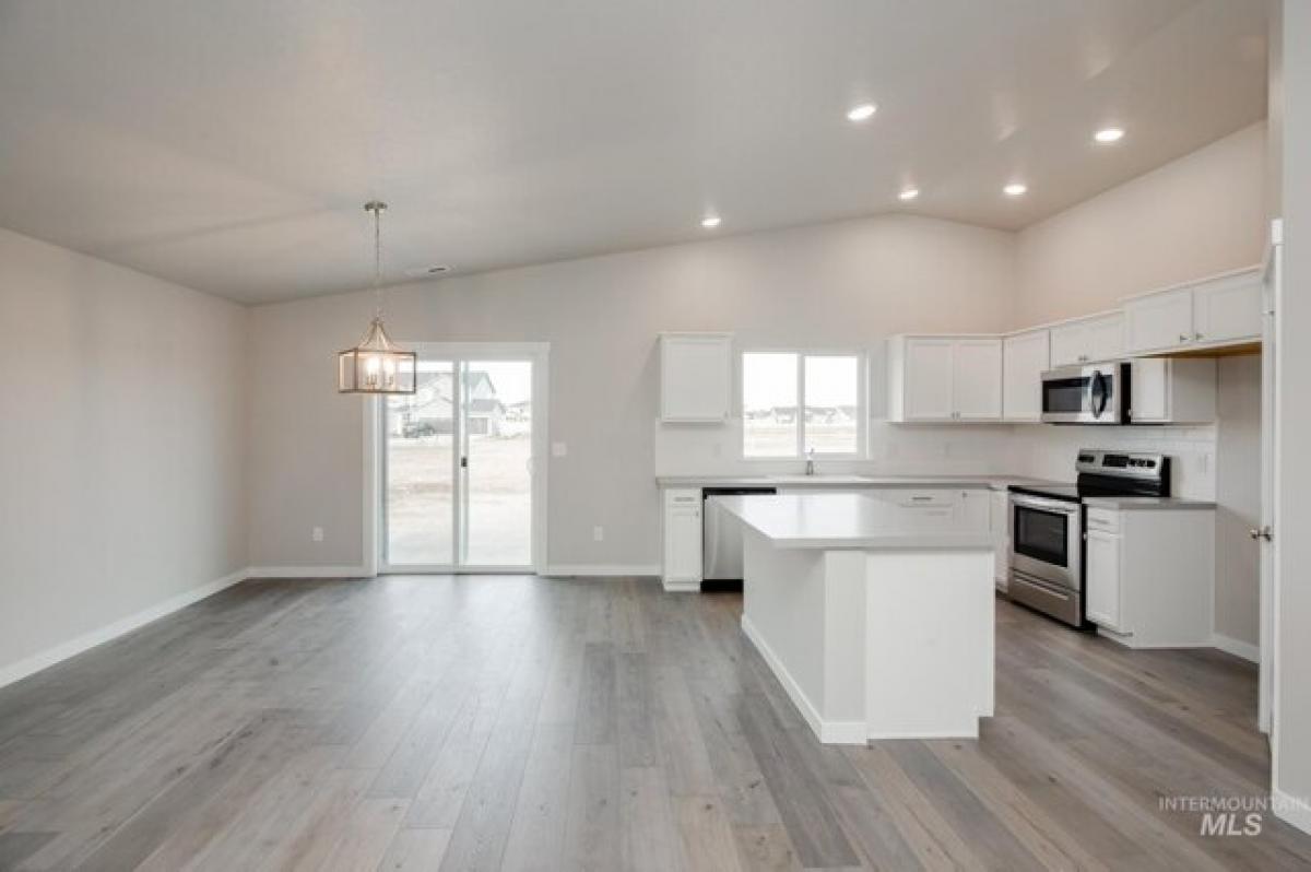 Picture of Home For Sale in Kuna, Idaho, United States