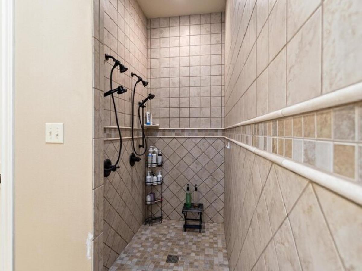 Picture of Home For Sale in Beaumont, Texas, United States