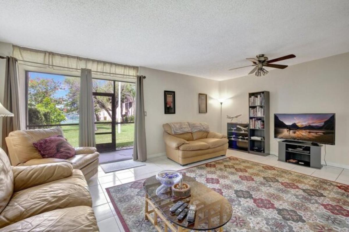 Picture of Home For Sale in Hallandale Beach, Florida, United States