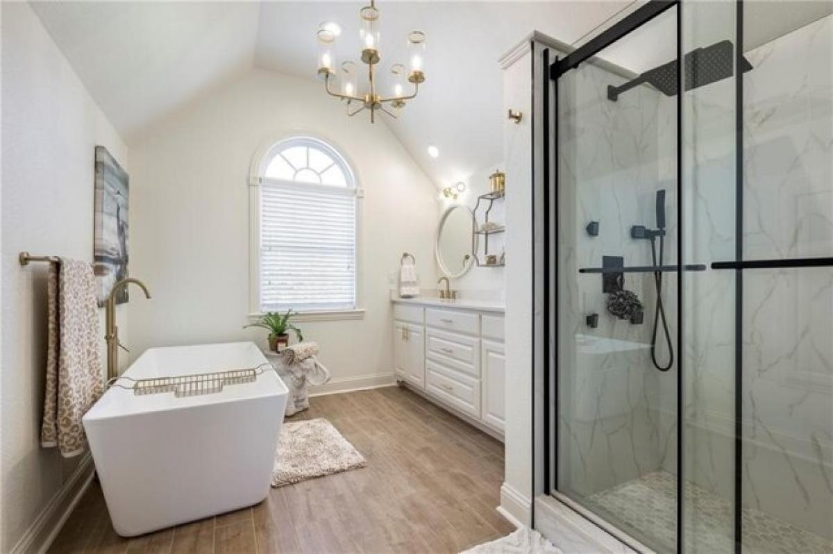 Picture of Home For Sale in Fayetteville, Arkansas, United States