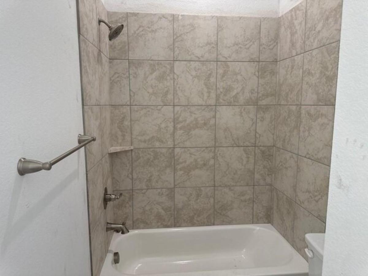 Picture of Home For Sale in Springtown, Texas, United States