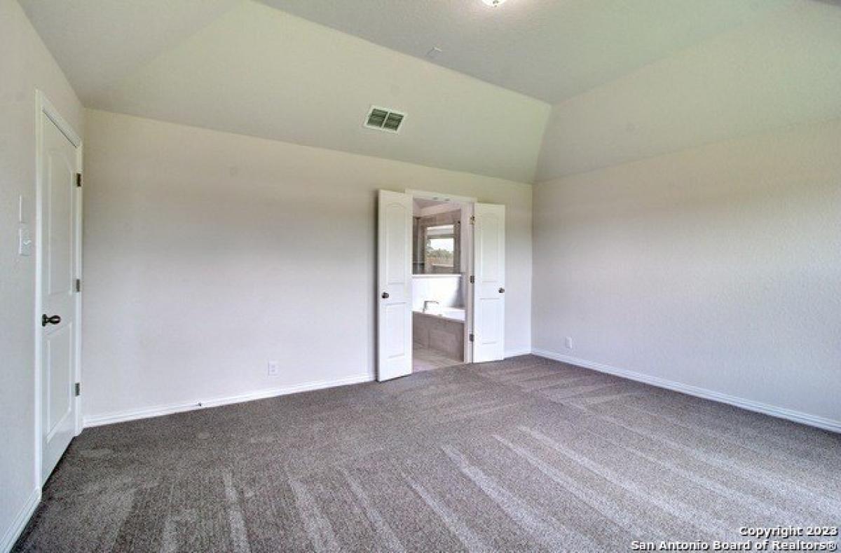 Picture of Home For Sale in New Braunfels, Texas, United States