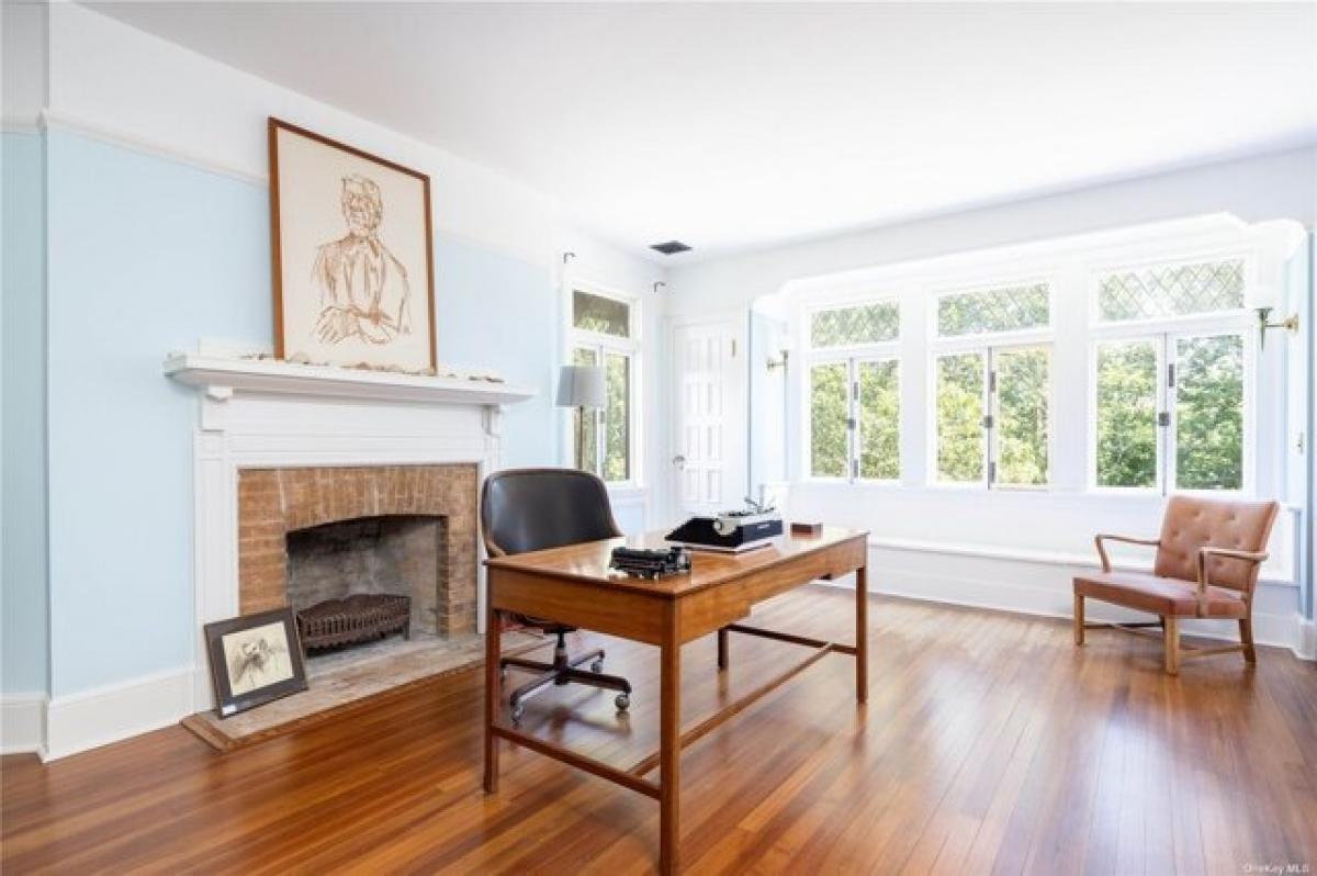 Picture of Home For Sale in Shelter Island, New York, United States