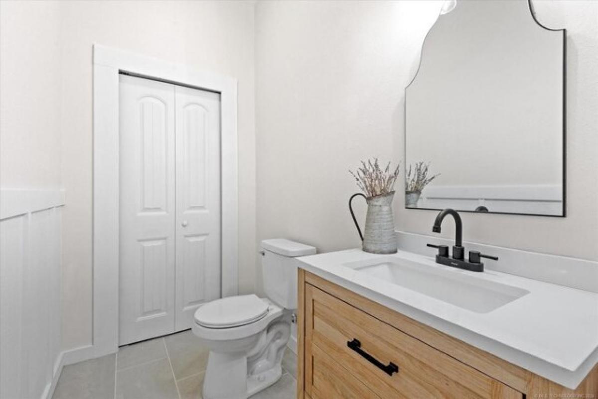 Picture of Home For Sale in Bartlesville, Oklahoma, United States