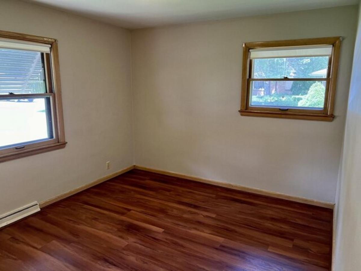 Picture of Home For Sale in Milwaukee, Wisconsin, United States