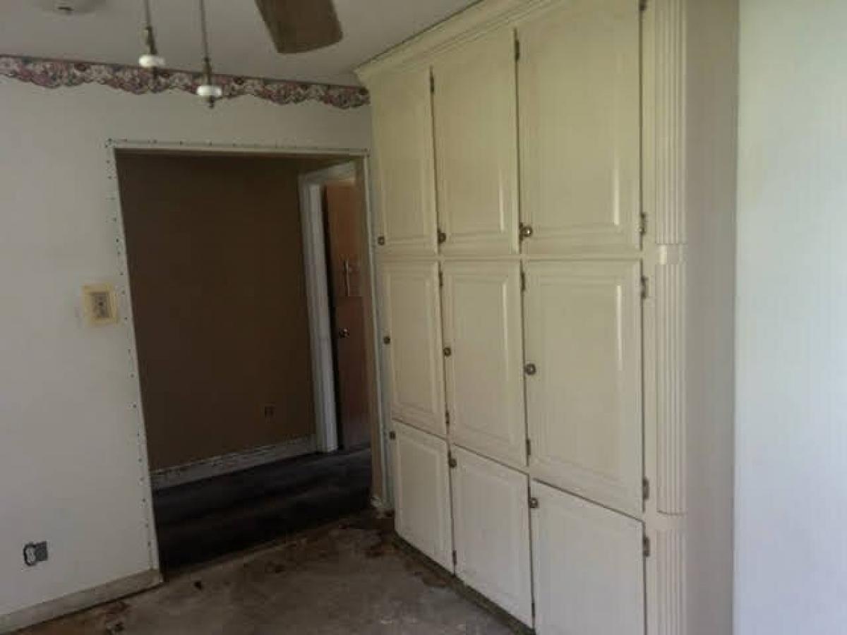 Picture of Home For Sale in Freeport, Texas, United States